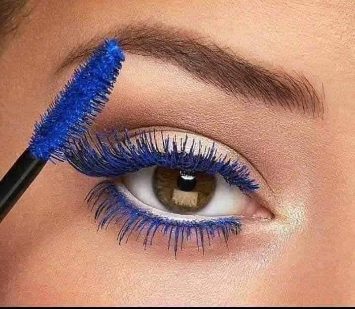 مسكره زرقاء من ديا موند بيوتي 💙💙